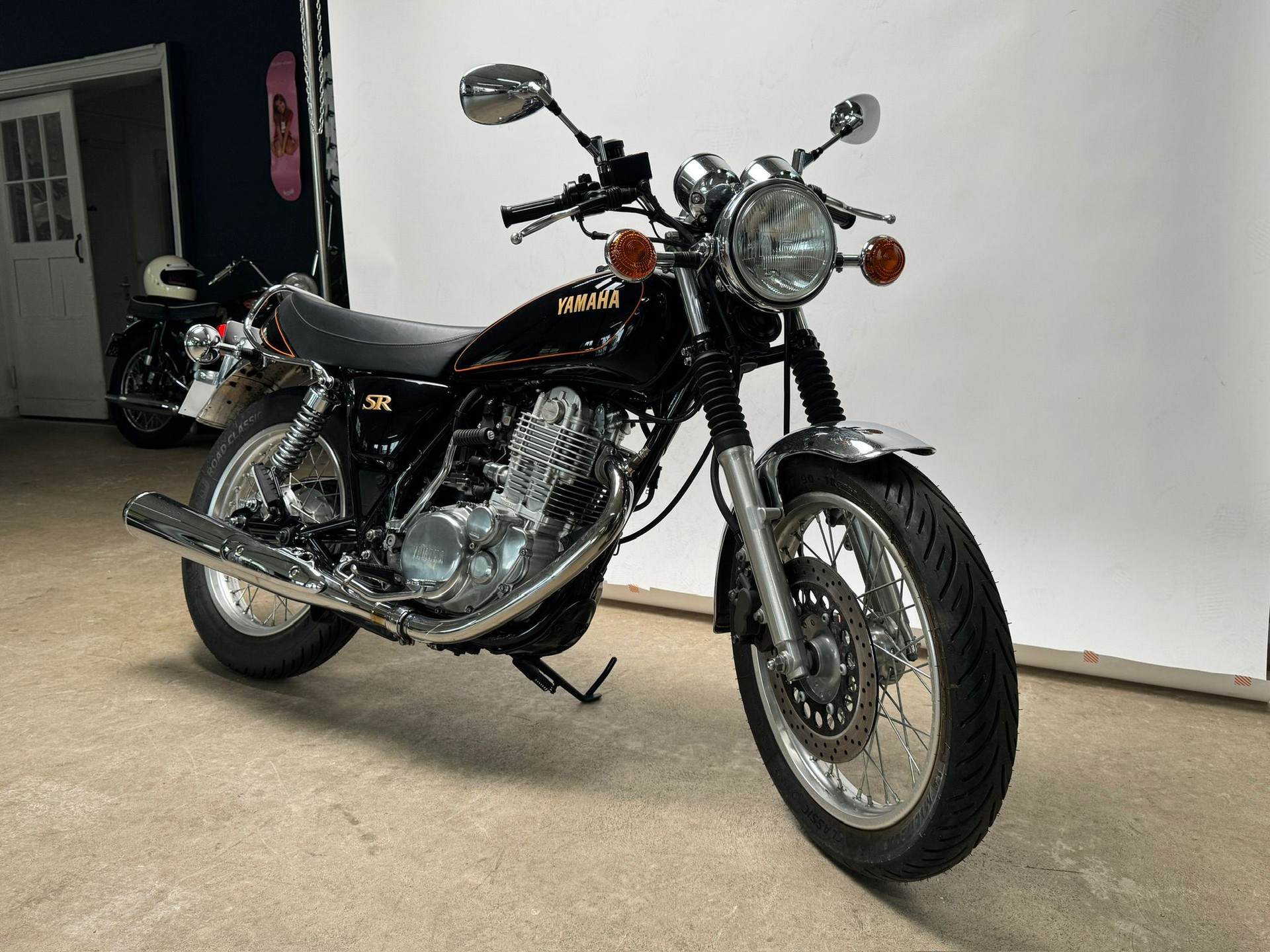 YAMAHA SR 400-image-1