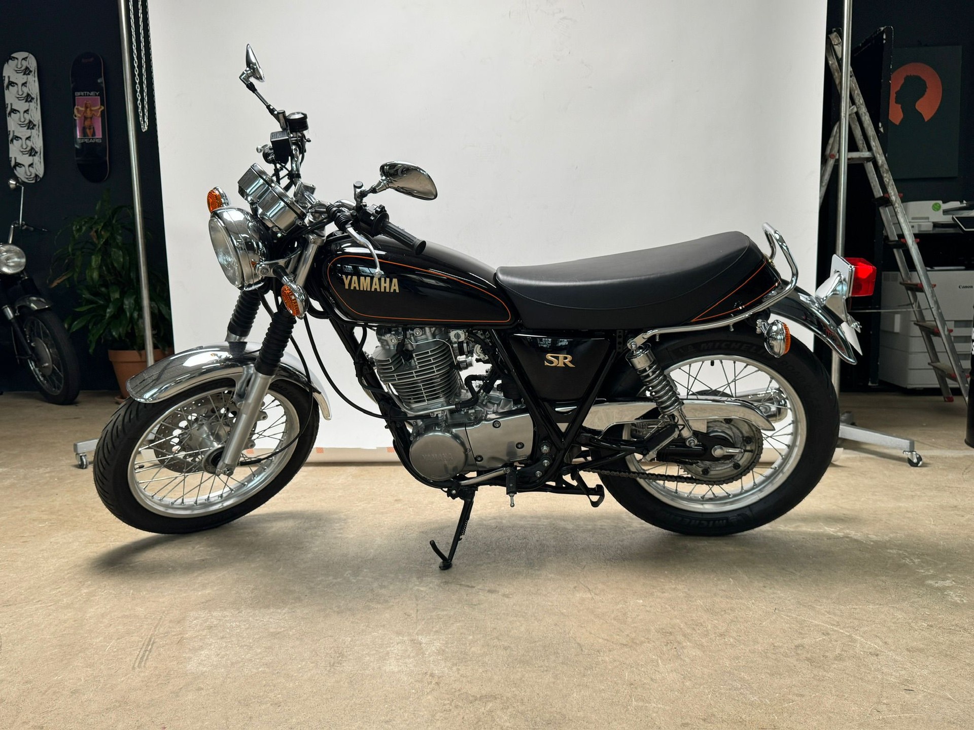 YAMAHA SR 400