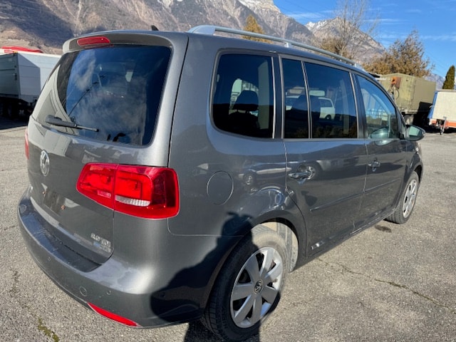 VW Touran 2.0 TDI BlueMotion Technology Highline-image-5