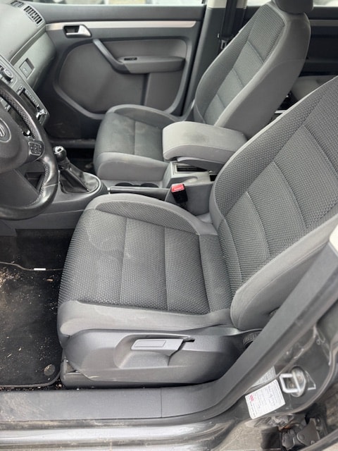 VW Touran 2.0 TDI BlueMotion Technology Highline-image-12