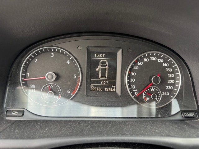 VW Touran 2.0 TDI BlueMotion Technology Highline-image-14