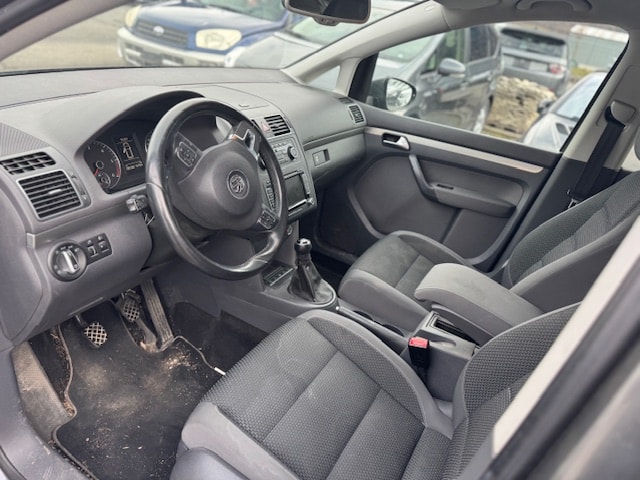 VW Touran 2.0 TDI BlueMotion Technology Highline-image-13