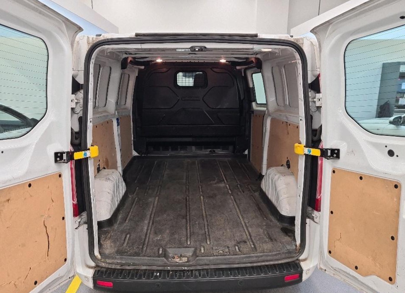 FORD Transit C Van 320 L2 2.0 TDCi 130 Trend-showroom-element-2