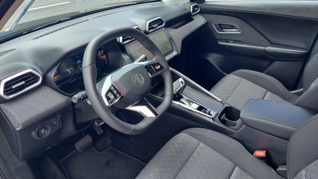 MG ZS 1.5 Hybrid+ Comfort-image-5