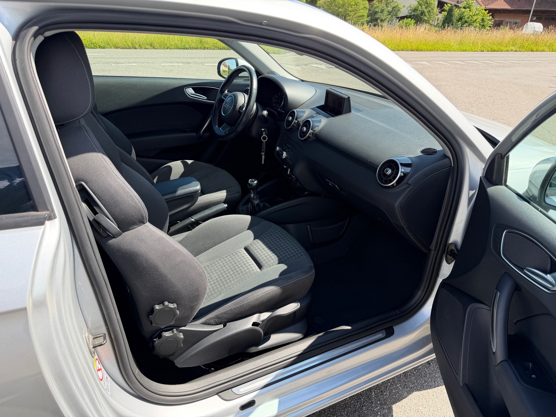 AUDI A1 1.2 TFSI Ambition-image-9