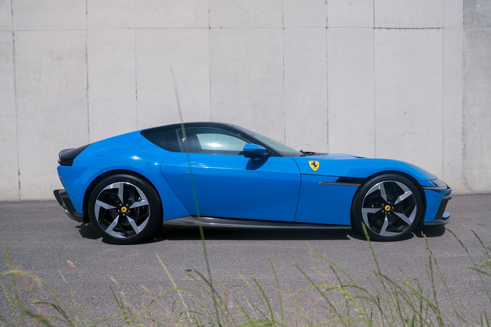 FERRARI 12 Cilindri-image-5