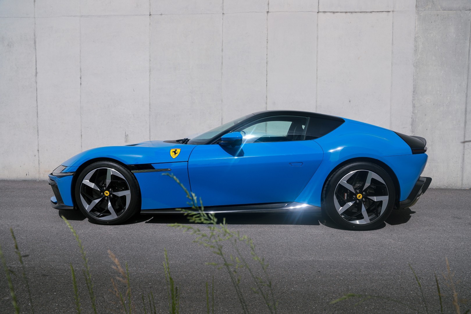 FERRARI 12 Cilindri-image-3