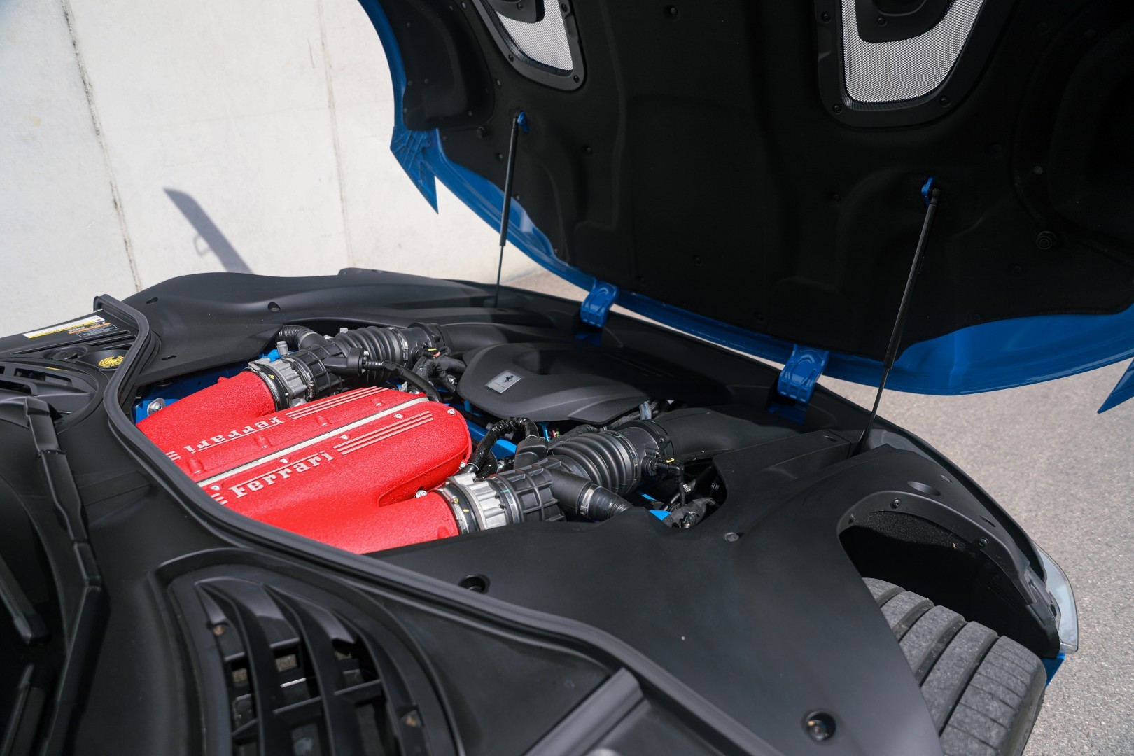 FERRARI 12 Cilindri-image-13