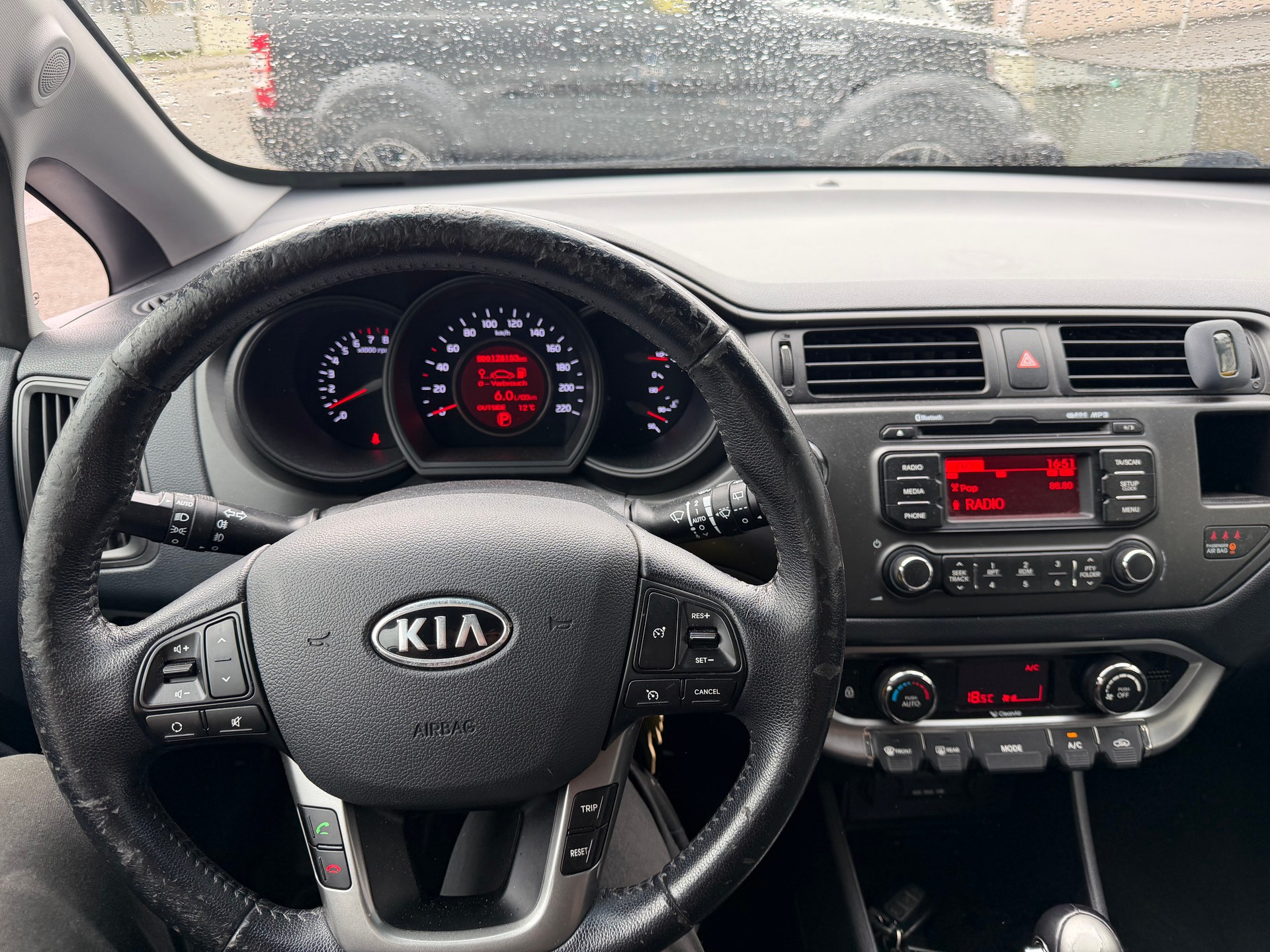 KIA Rio 1.4 CVVT Trend Automatic-image-5