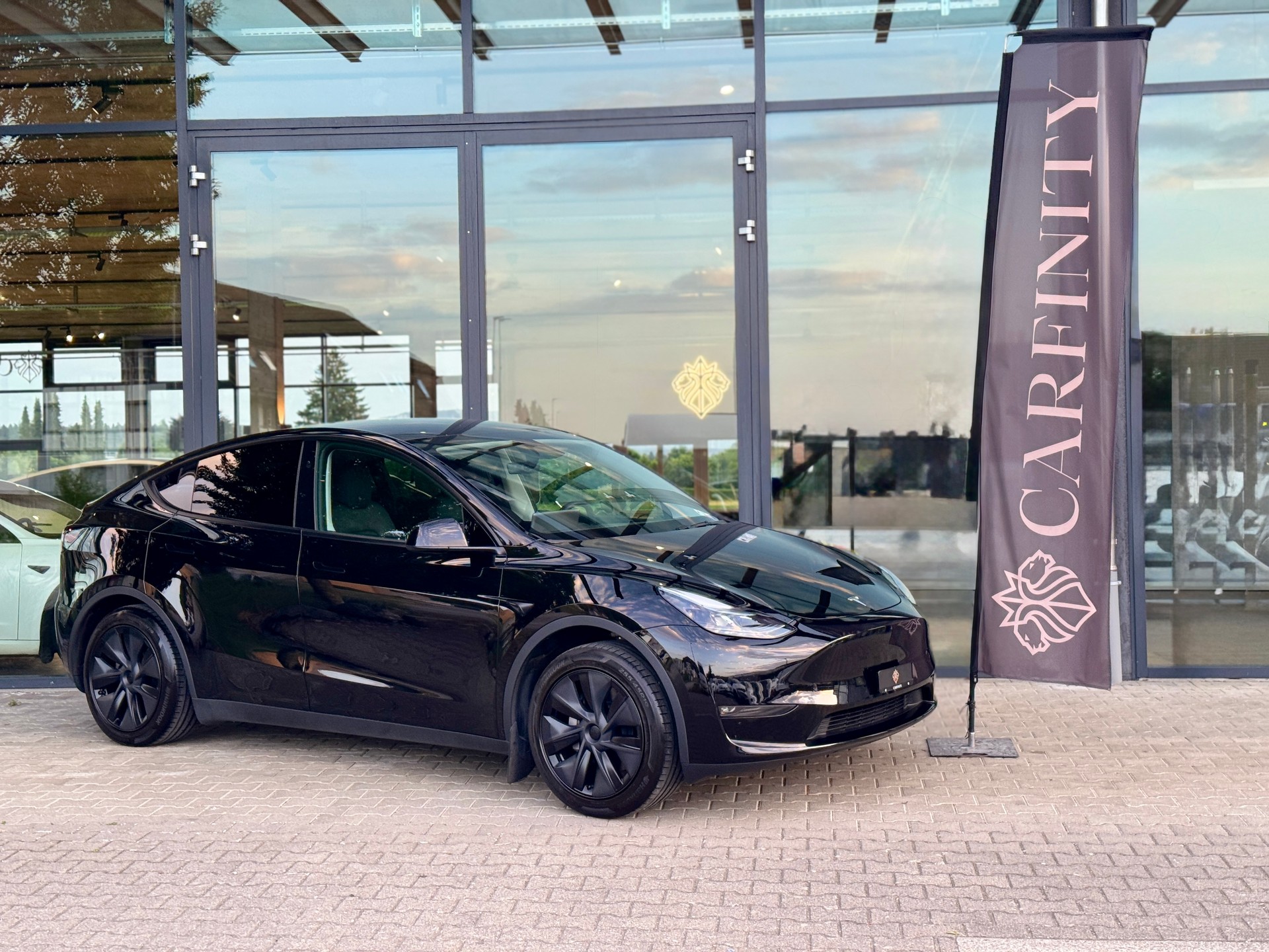 TESLA Model Y Long Range *RESERVIERT*