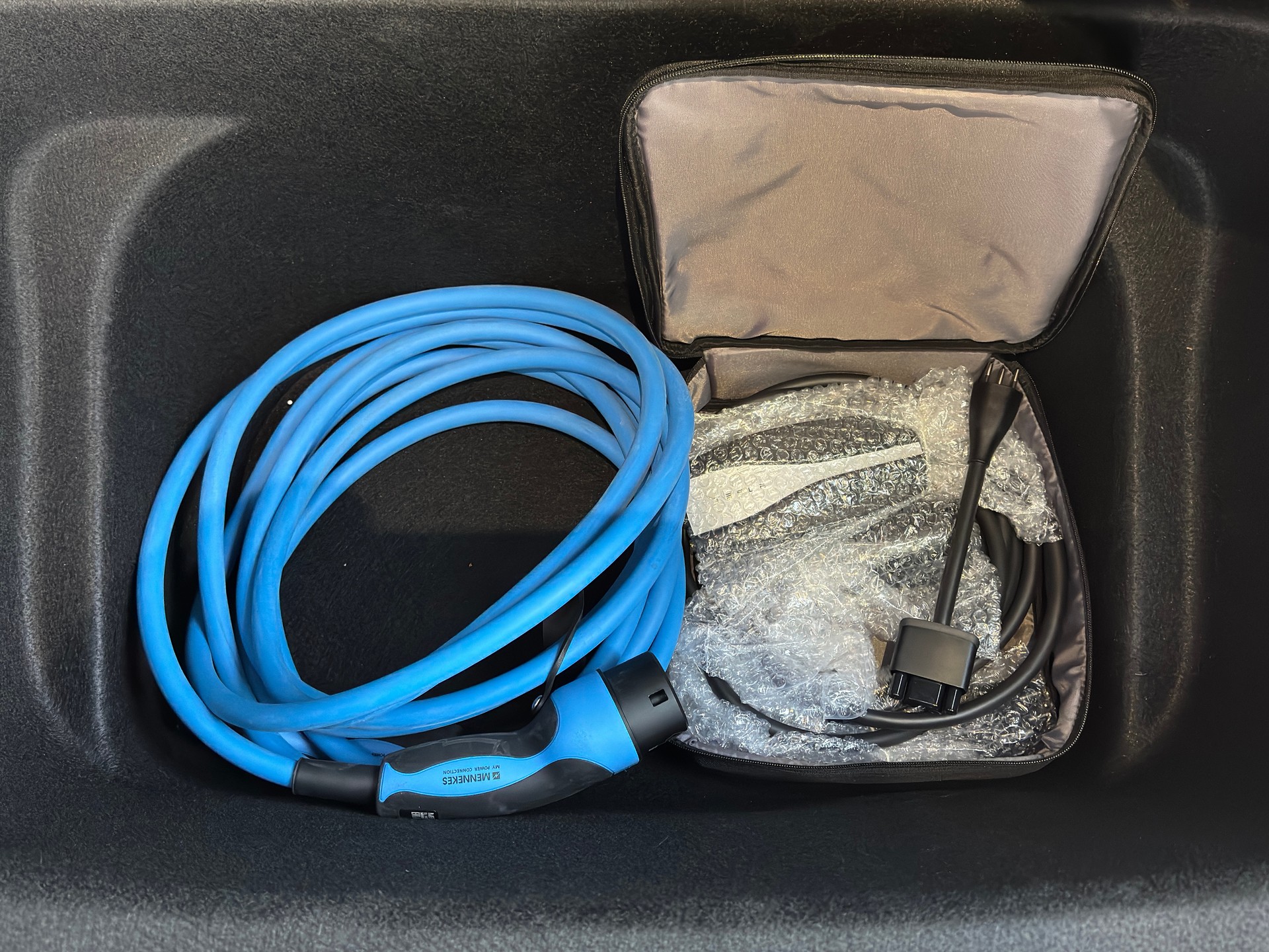 TESLA Model Y Long Range *RESERVIERT*-image-12