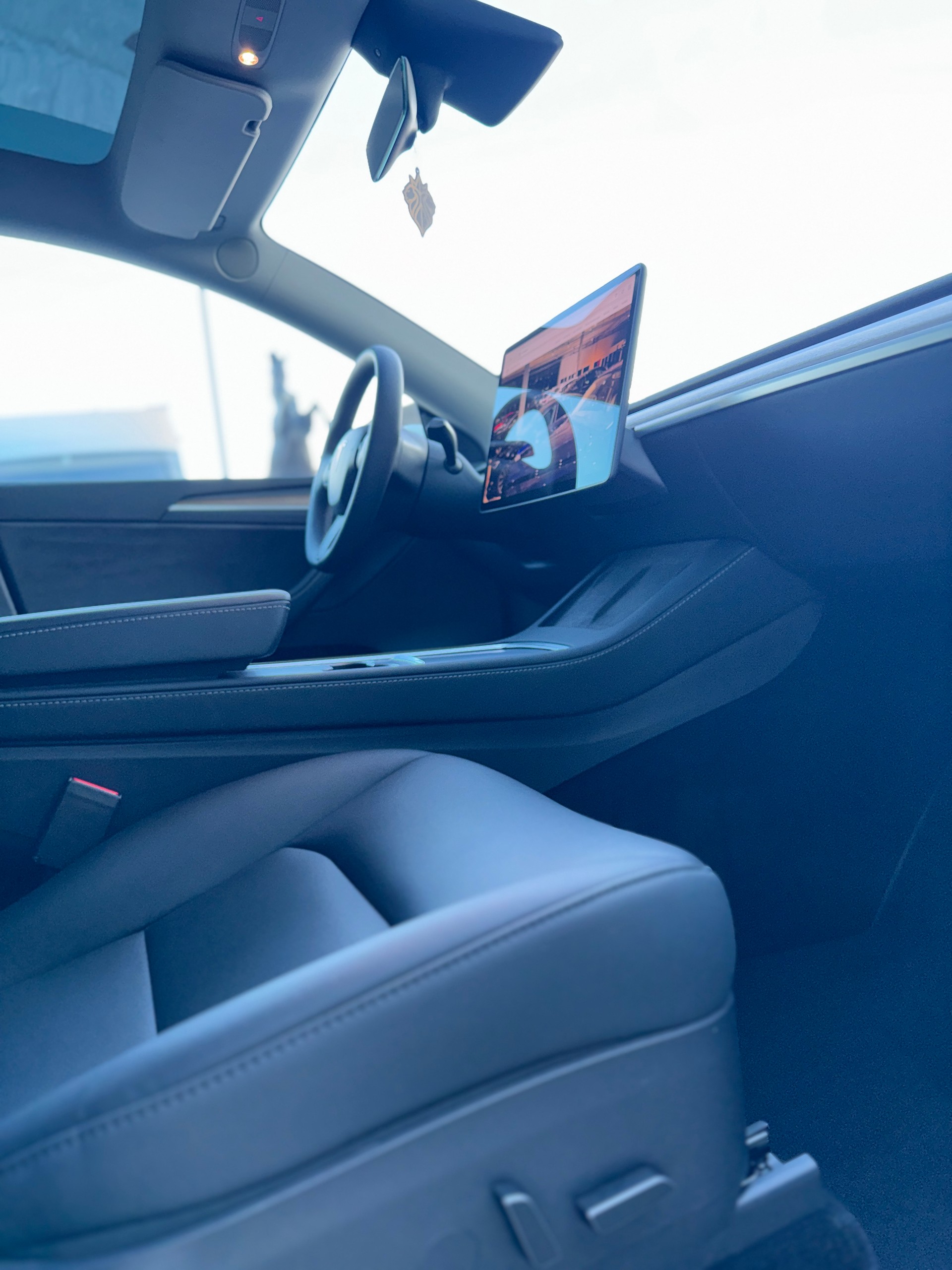 TESLA Model Y Long Range *RESERVIERT*-image-9
