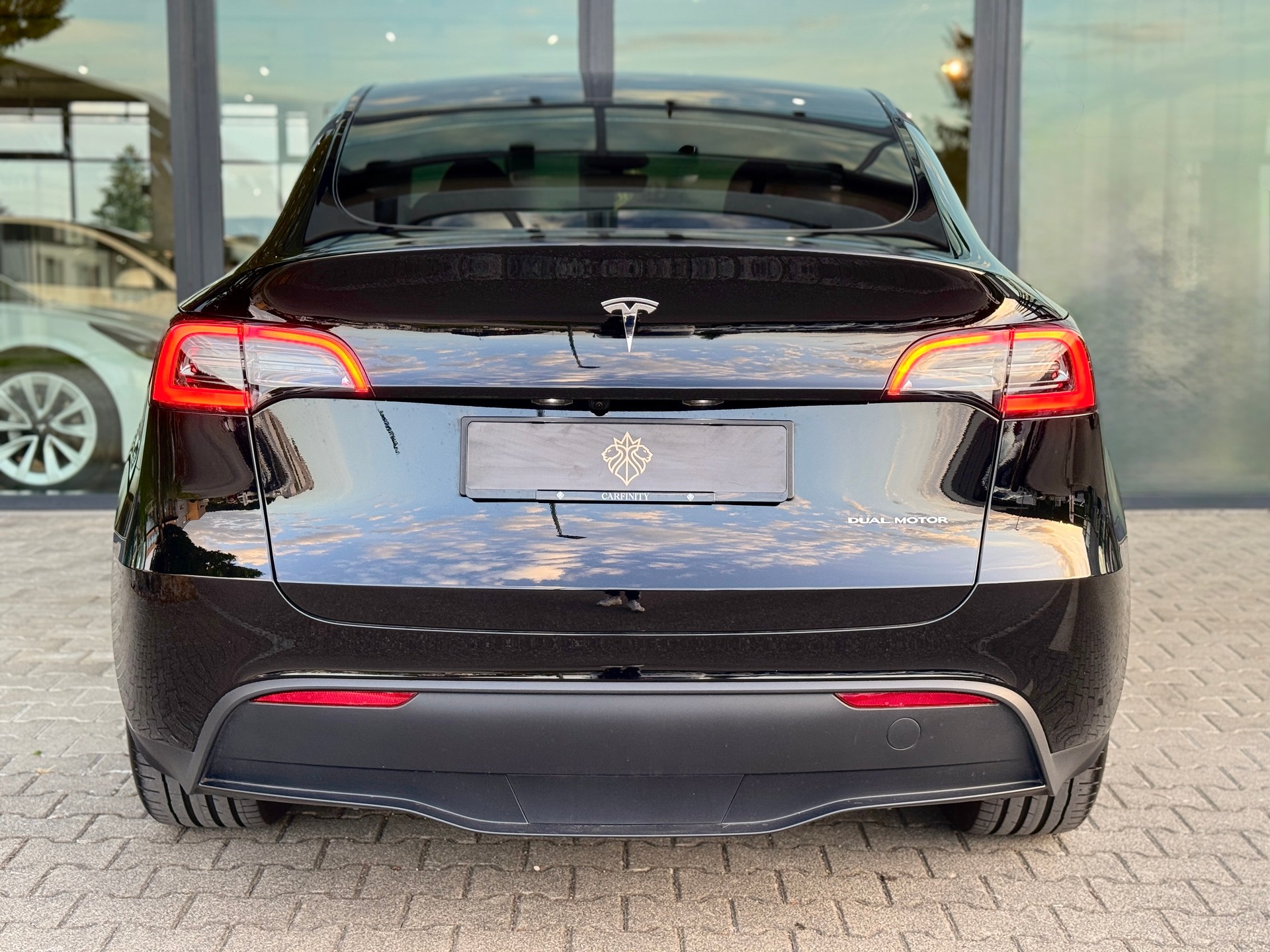 TESLA Model Y Long Range *RESERVIERT*-image-4