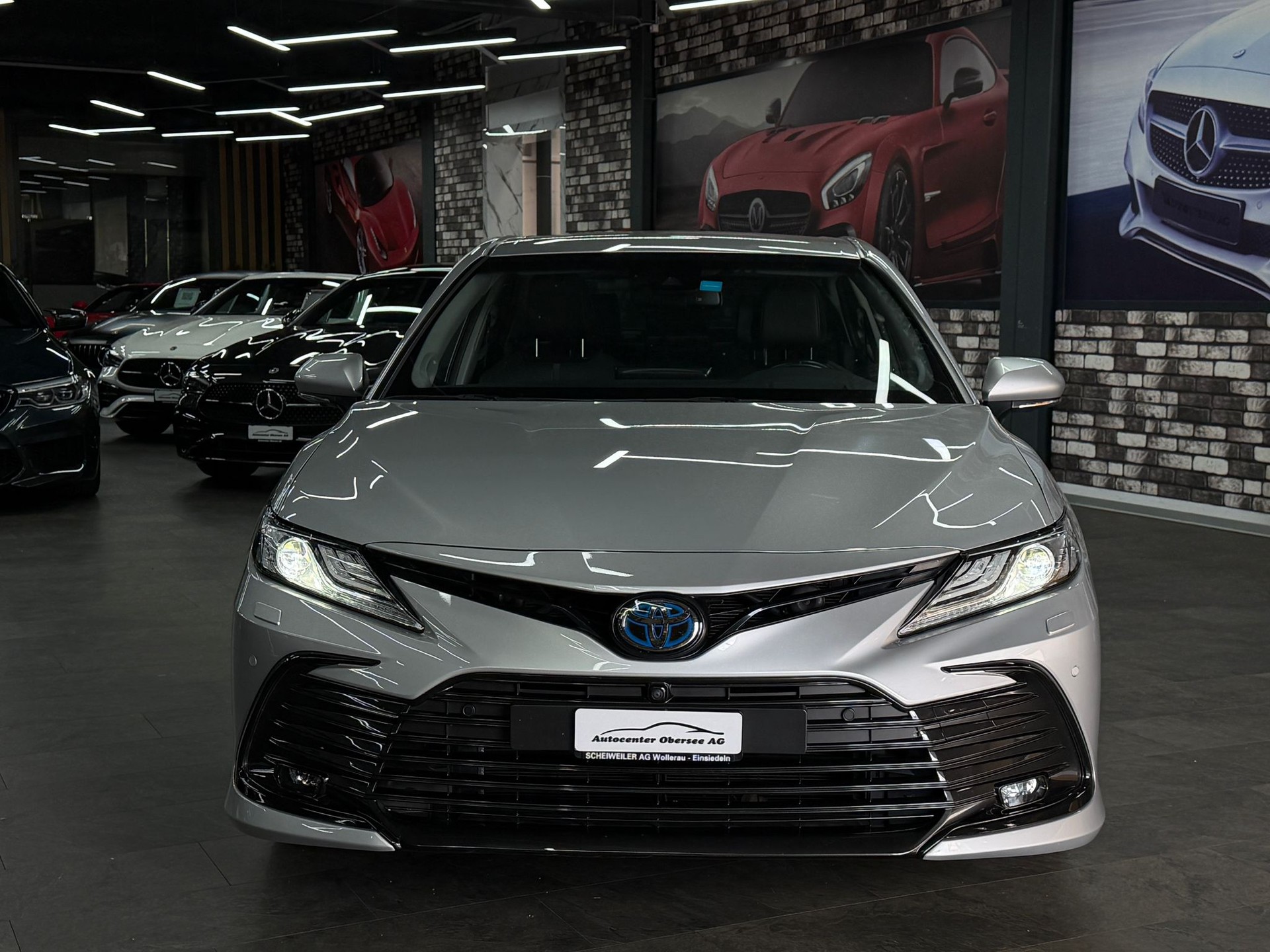 TOYOTA Camry 2.5 HSD e-CVT Premium-showroom-element-1