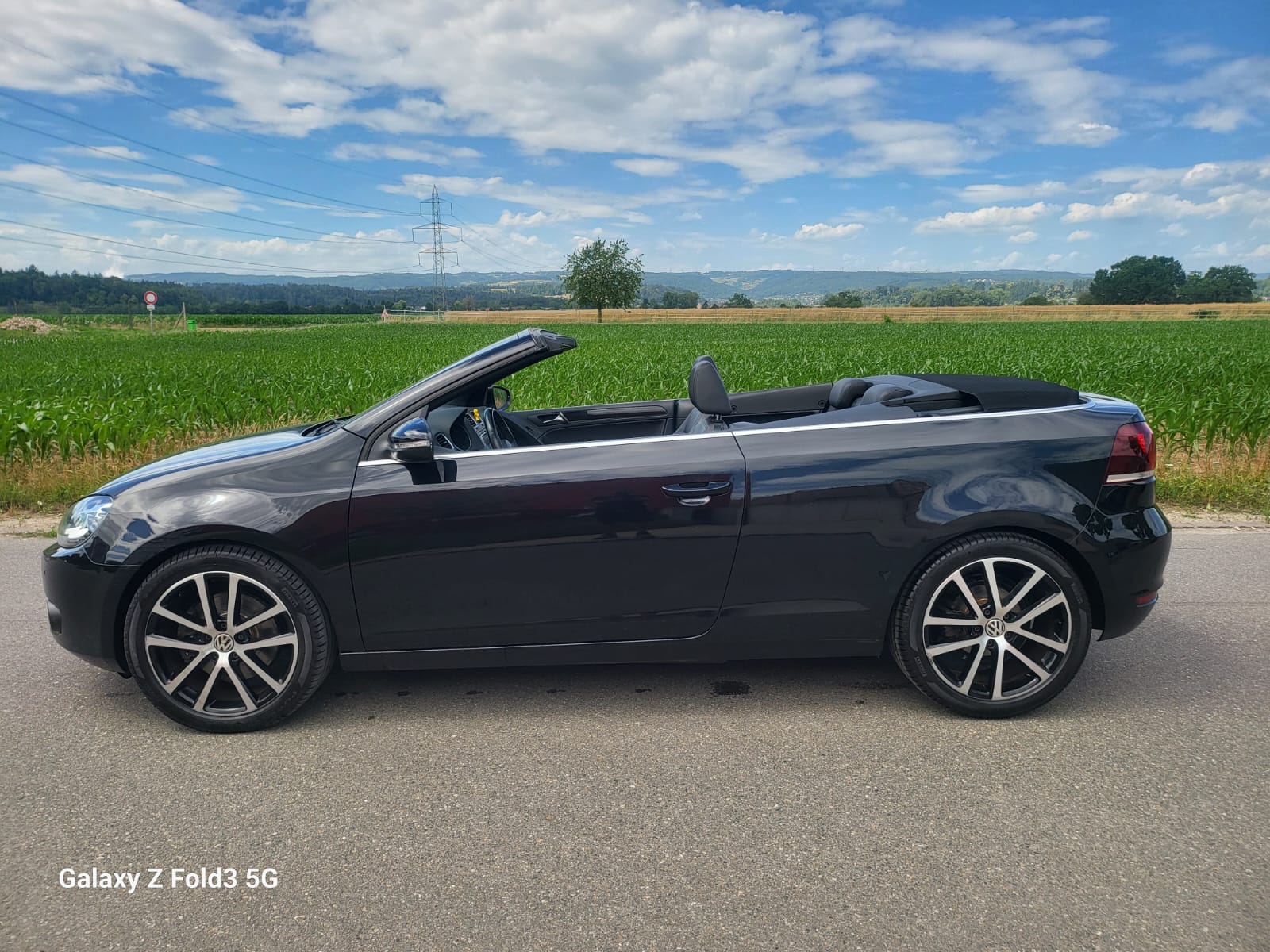 VW GOLF-showroom-element-1