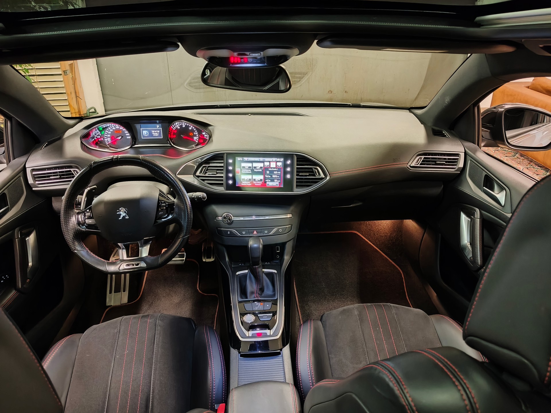 PEUGEOT 308 SW 2.0 BlueHDI GT Automatic-image-21