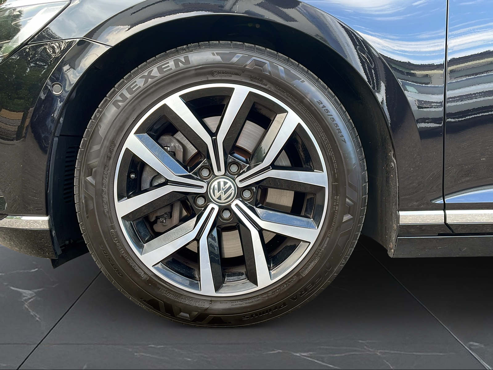 VW Passat Variant 2.0 TDI BMT High. DSG 4Motion-image-8
