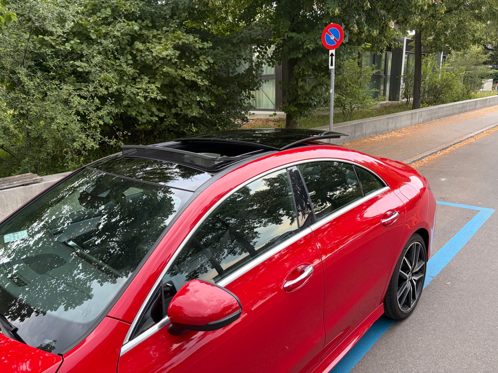 MERCEDES-BENZ CLA 250 AMG Line-image-8