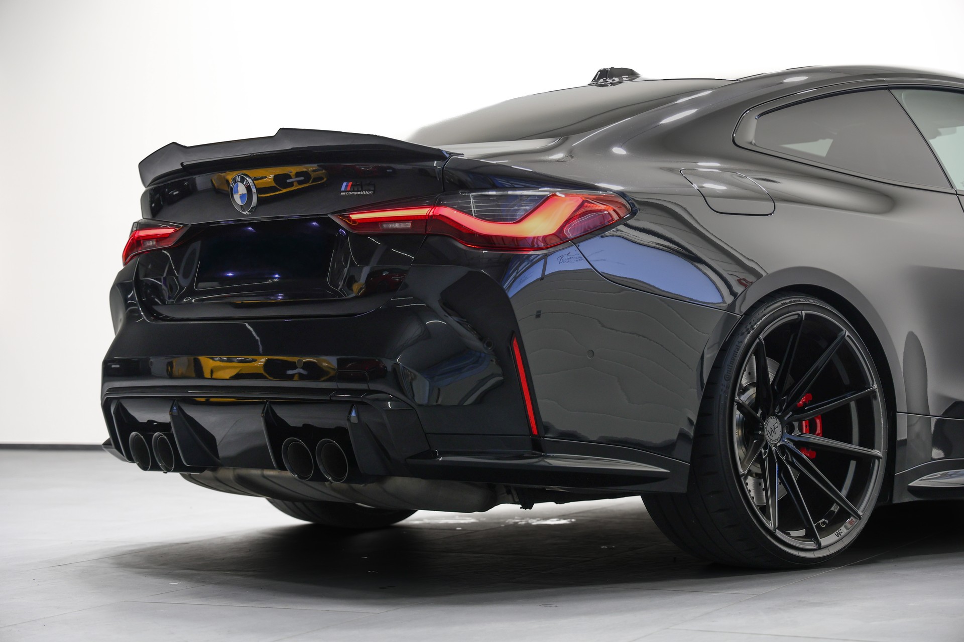 BMW M4 Coupé Competition M xDrive *CH-Fahrzeug*Tief*Breit*Wheelforce*-image-16