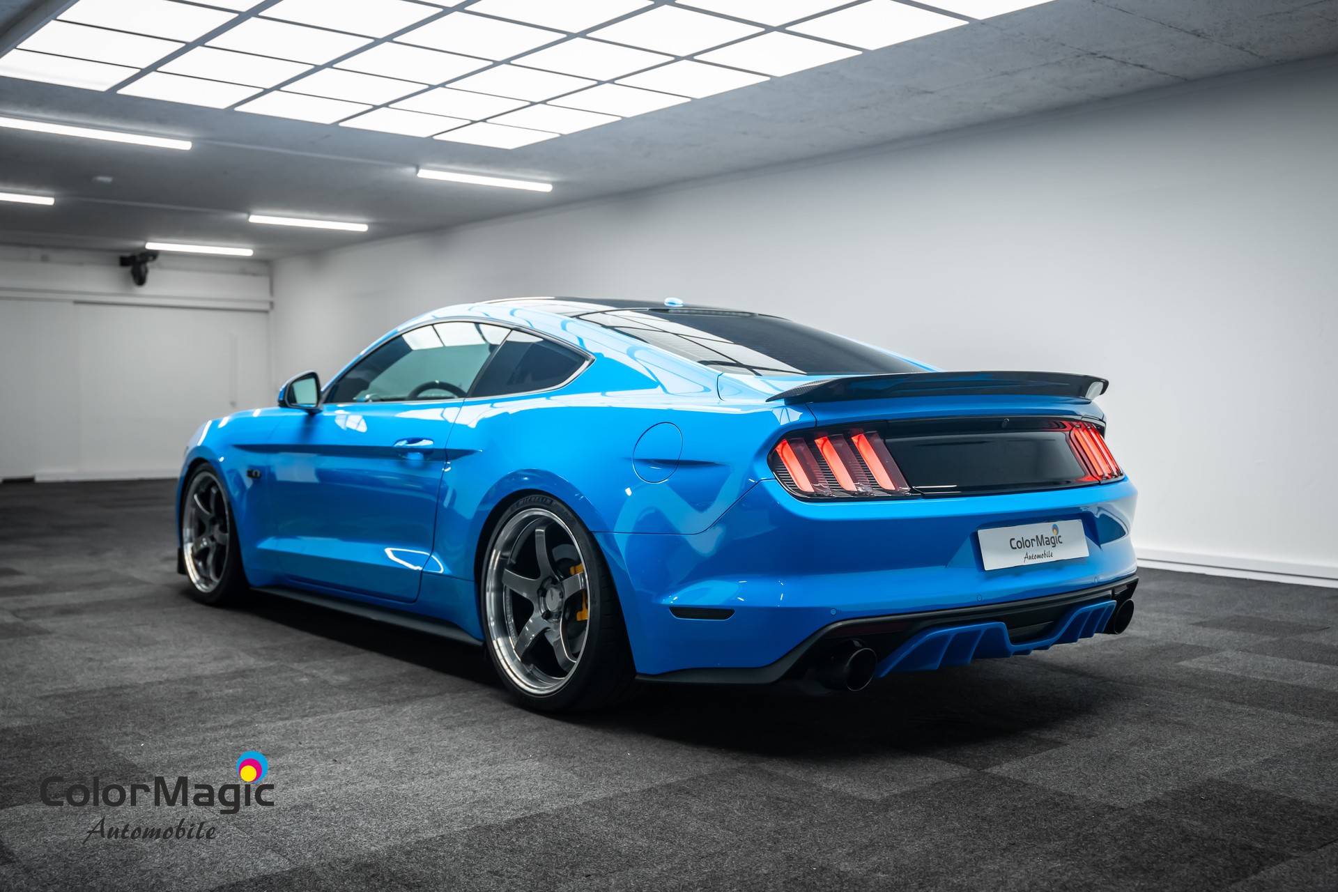 FORD * Mustang 5.0 V8 HANDSCHALTUNG GT BLUE EDITION SPORTPAKET *-showroom-element-3