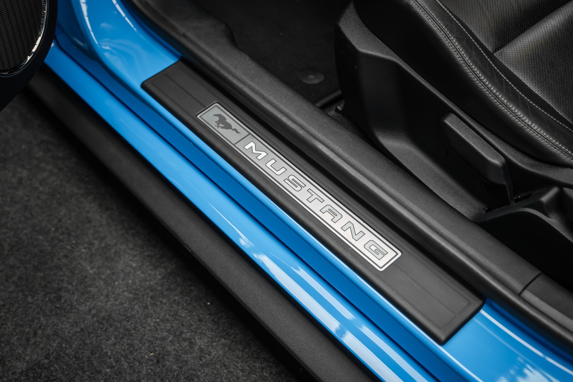 FORD * Mustang 5.0 V8 HANDSCHALTUNG GT BLUE EDITION SPORTPAKET *-image-13