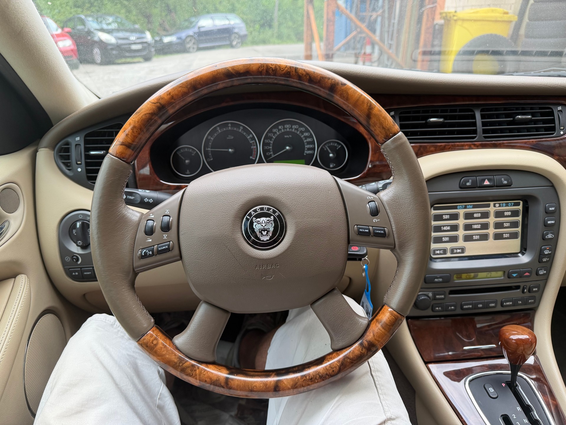 JAGUAR X-Type 3.0 V6 Traction4 Sovereign Anniv. Aut.-image-11