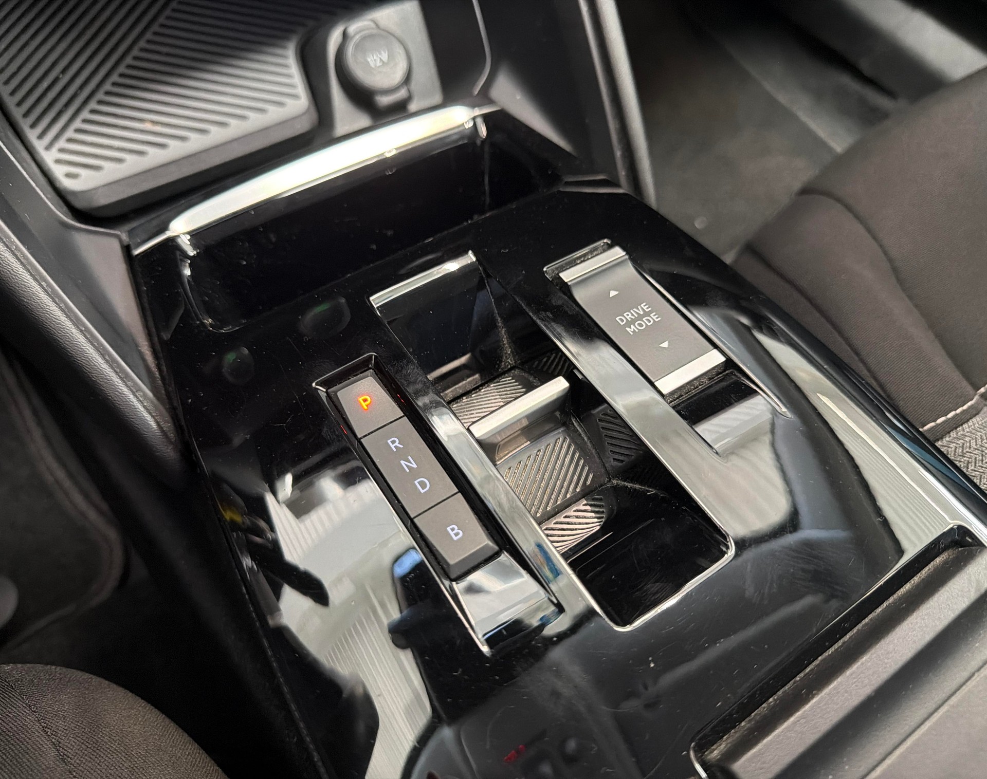 CITROEN C4 Electric Swiss Ed.-image-13