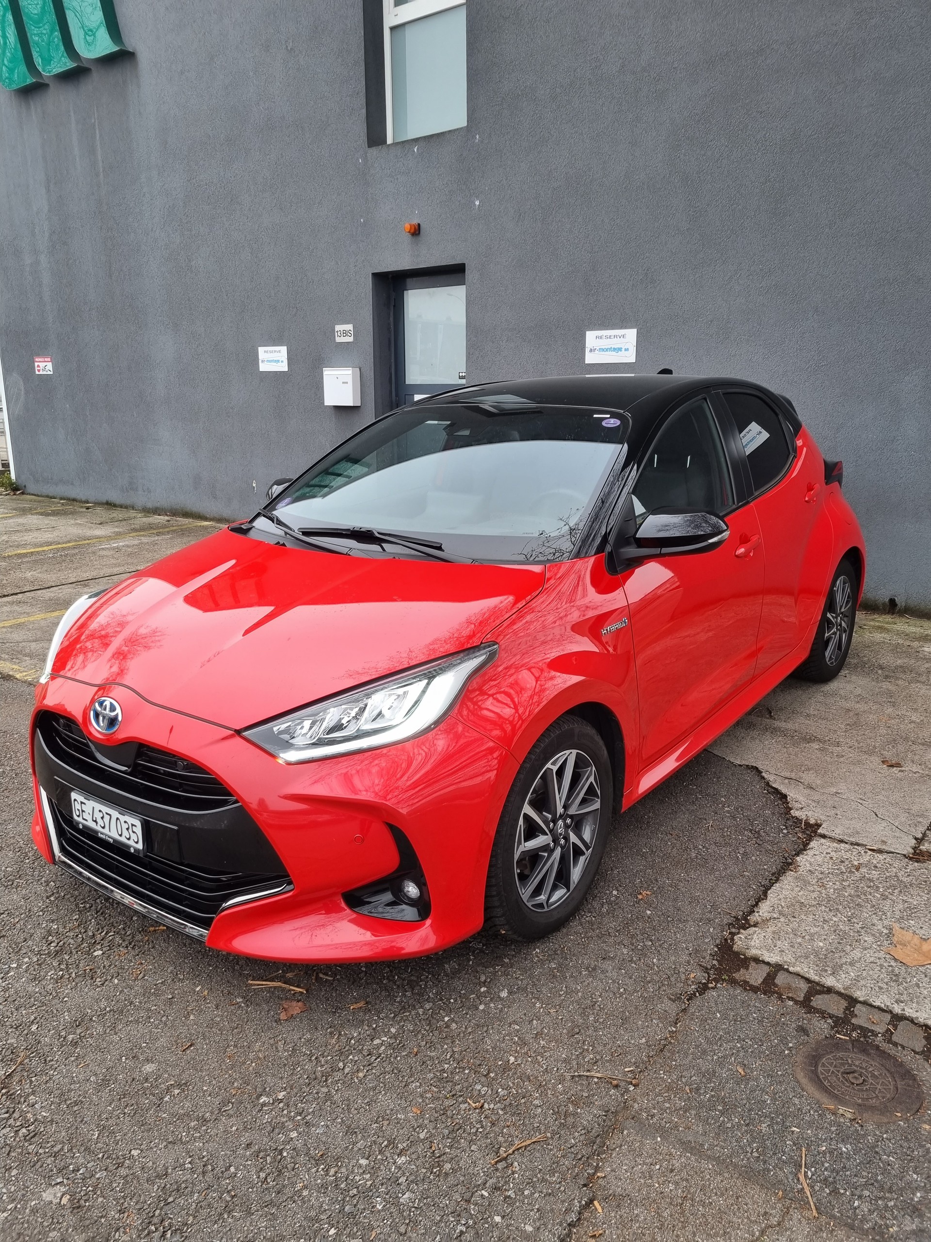 TOYOTA 1.5 VVT-i HSD Comfort-image-1