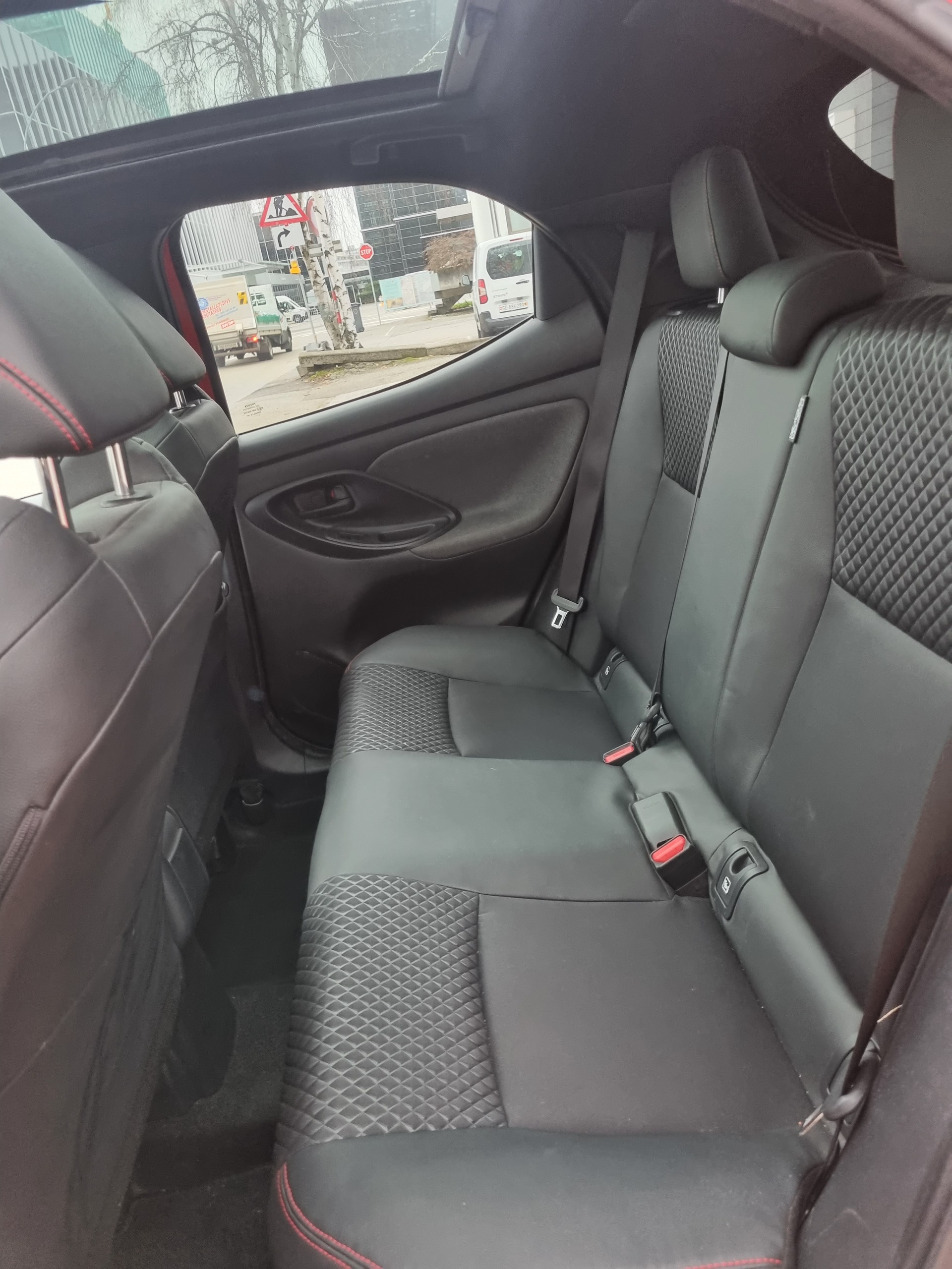 TOYOTA 1.5 VVT-i HSD Comfort-image-5