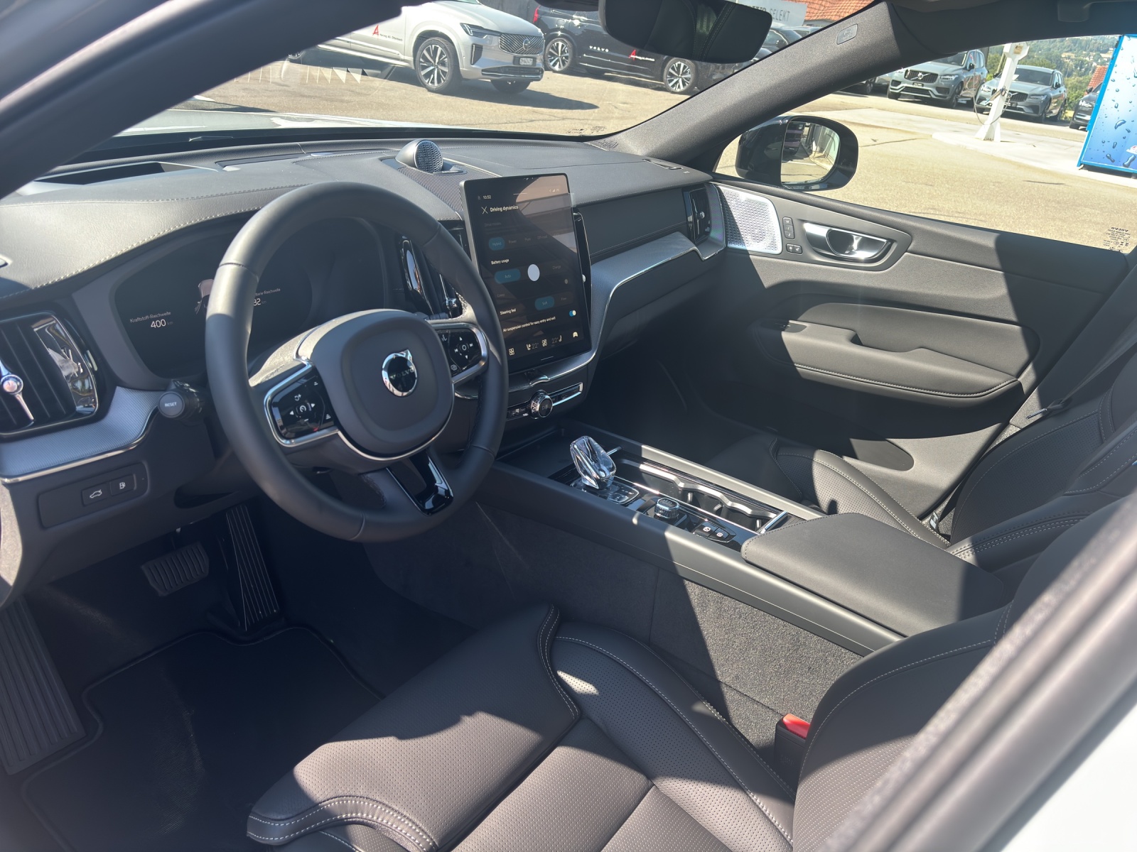 VOLVO XC60 2.0 T8 TE Black Edition eAWD-image-8
