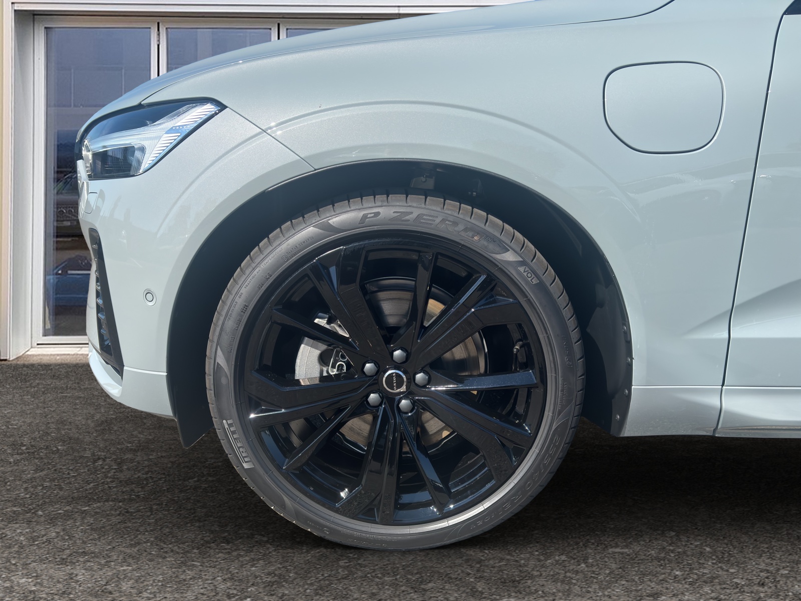 VOLVO XC60 2.0 T8 TE Black Edition eAWD-image-16