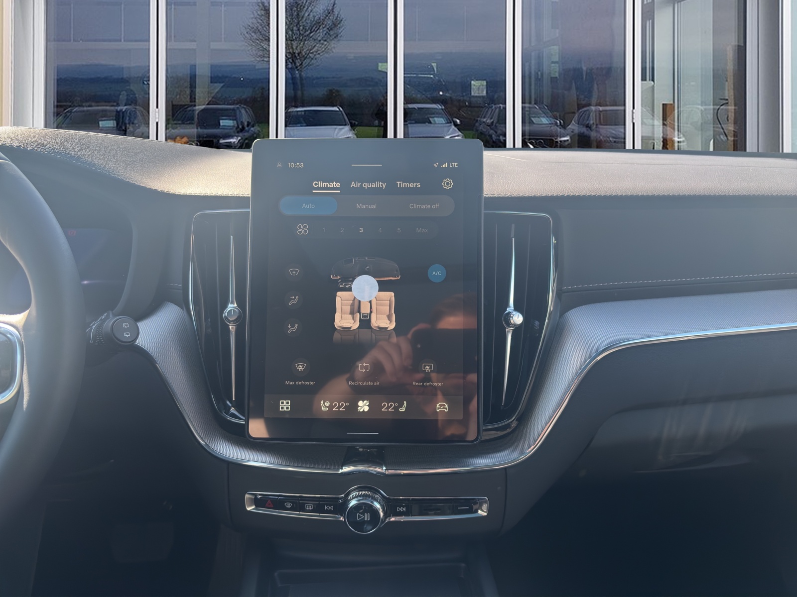 VOLVO XC60 2.0 T8 TE Black Edition eAWD-image-11