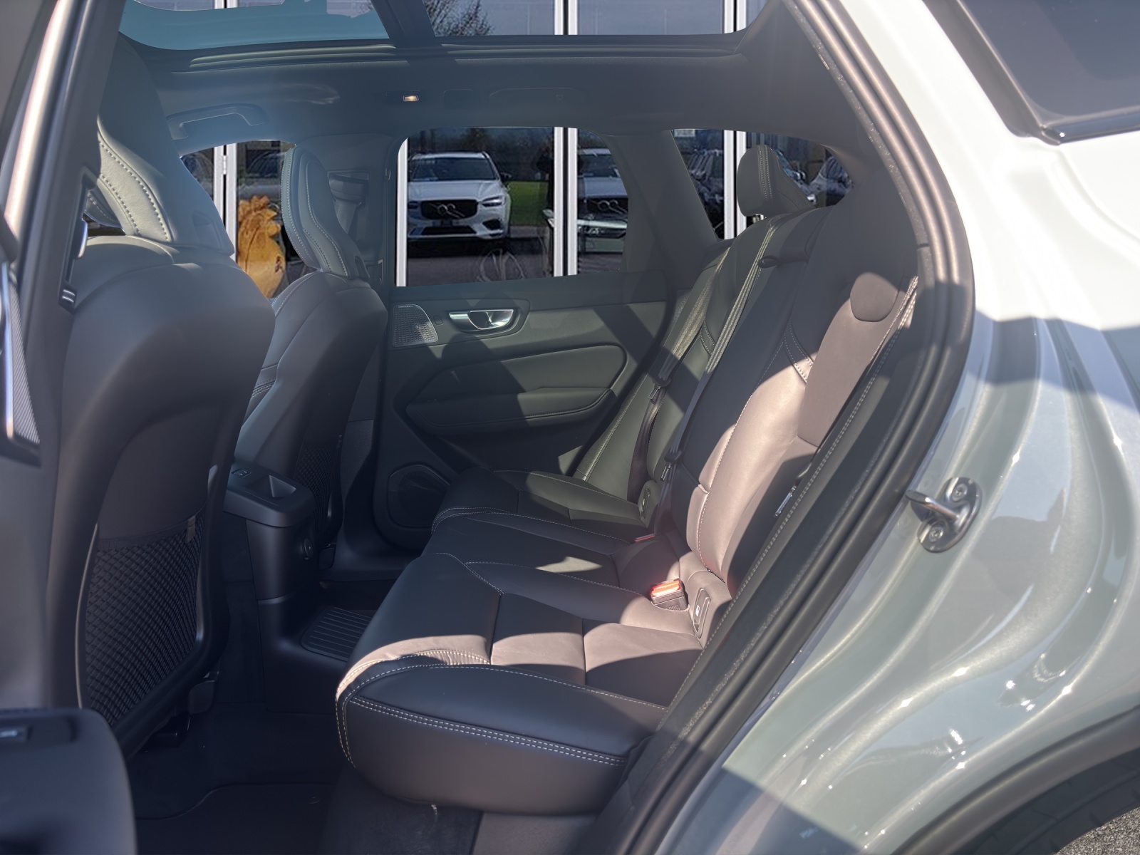 VOLVO XC60 2.0 T8 TE Black Edition eAWD-image-12