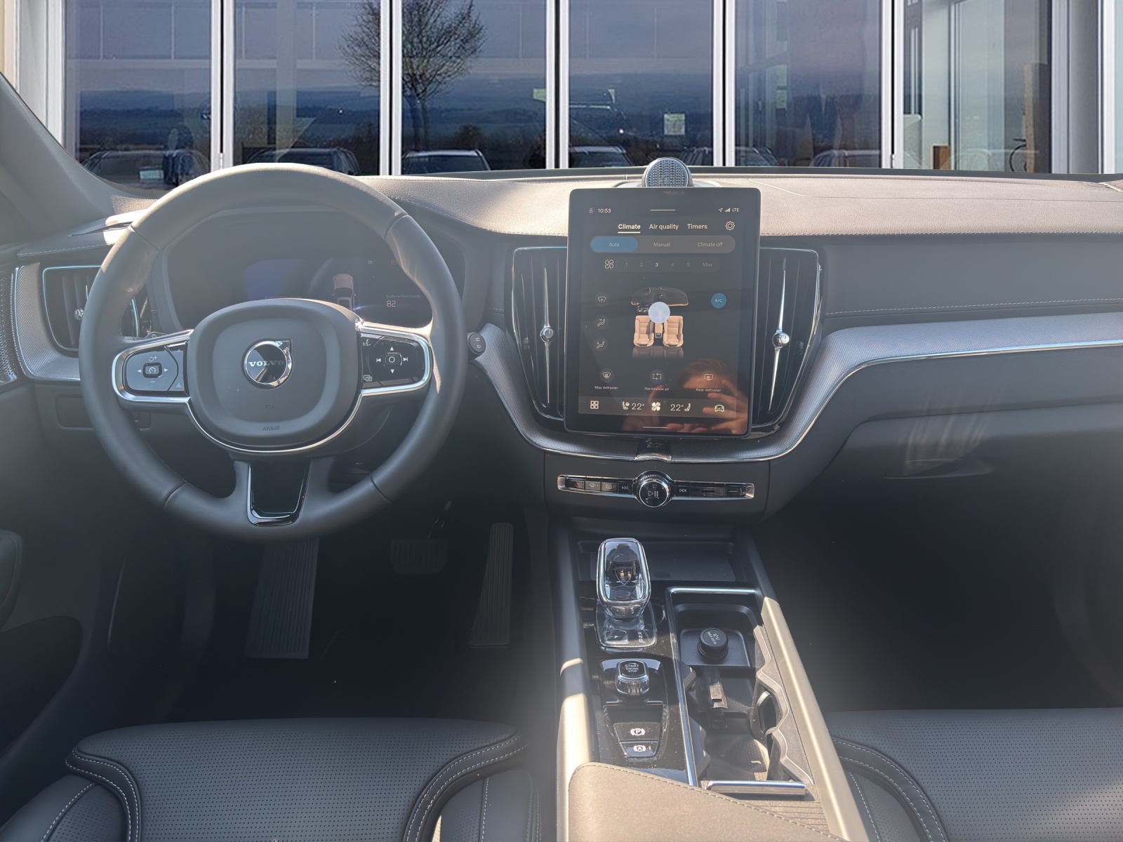 VOLVO XC60 2.0 T8 TE Black Edition eAWD-image-9