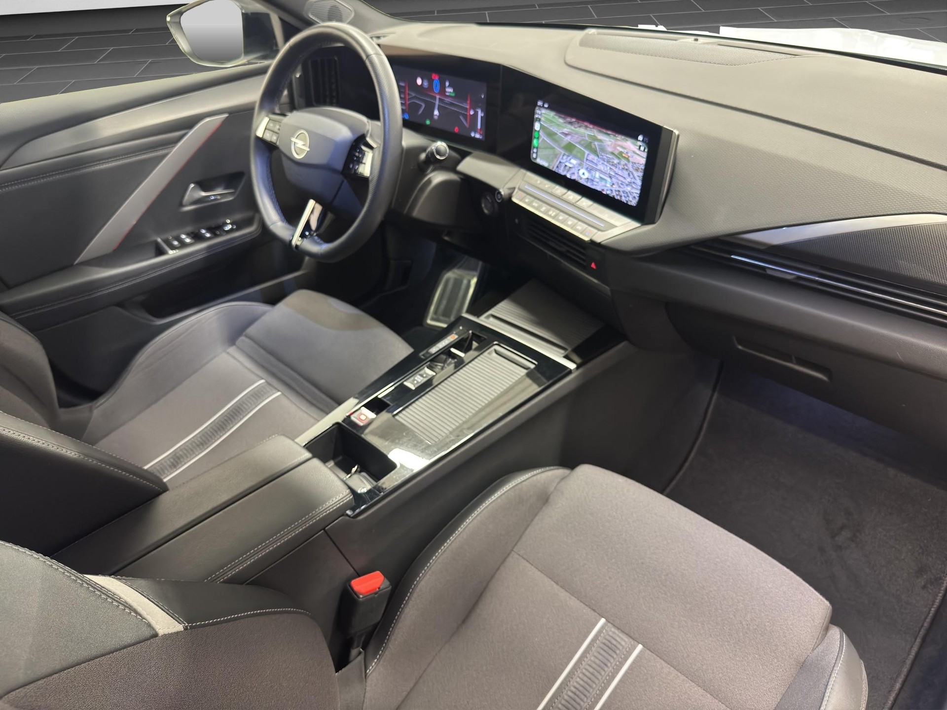 OPEL Astra Sports Tourer 1.6 T PHEV 180 GS-image-11