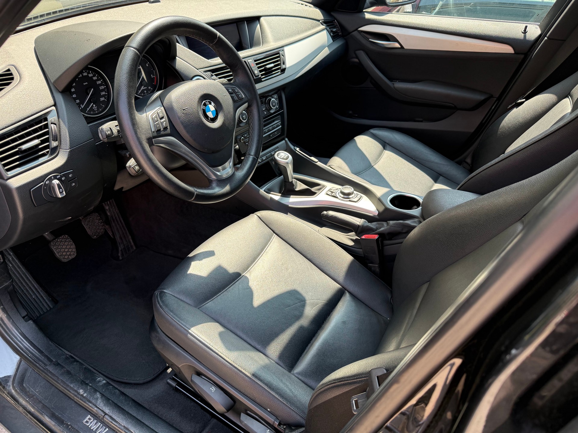 BMW X1 sDrive 20d-image-5