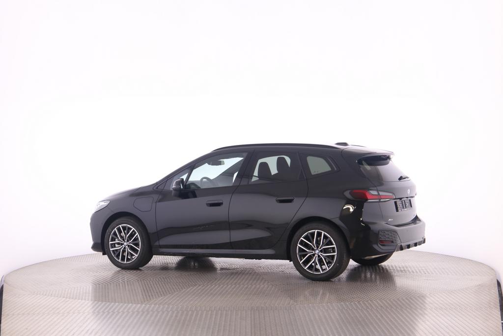BMW 230e xDrive Active Tourer-image-13