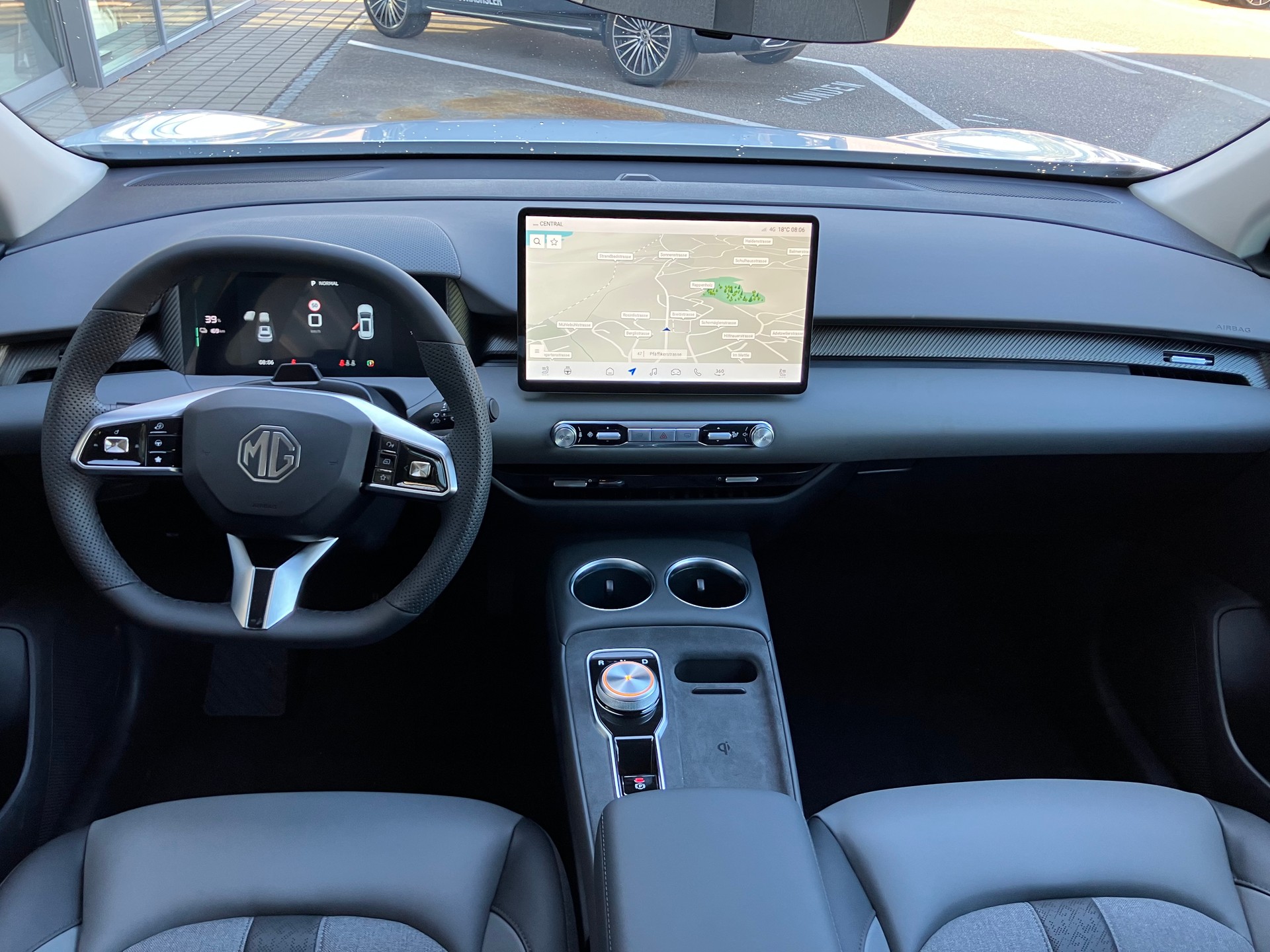 MG S5 EV 64kWh Luxury-image-8