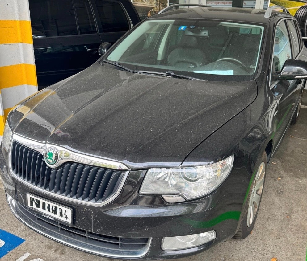 SKODA Superb Combi 2.0 TDi Laurin & Klement 4x4 DSG-showroom-element-1