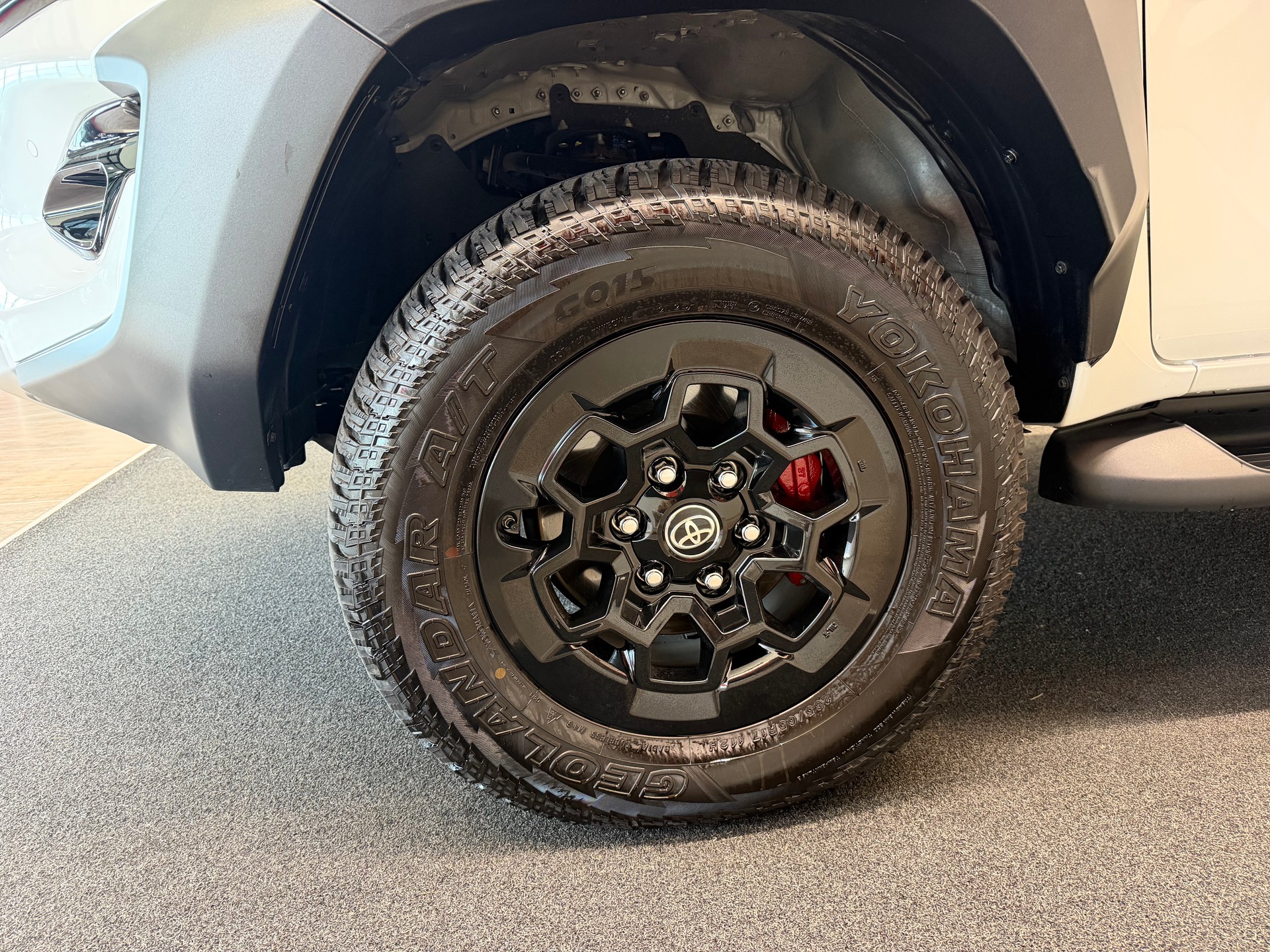 TOYOTA Hilux 2.8d GR Sport II Double Cab 4x4 A-image-5