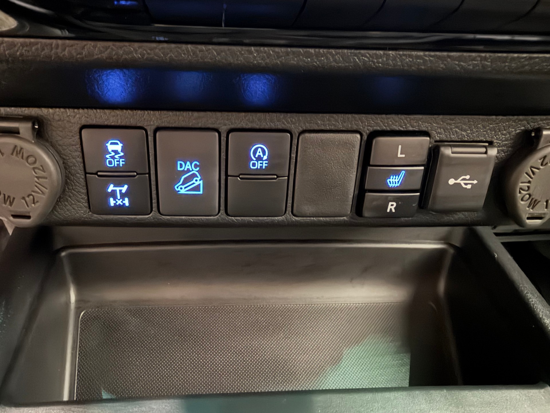 TOYOTA Hilux 2.8d GR Sport II Double Cab 4x4 A-image-23