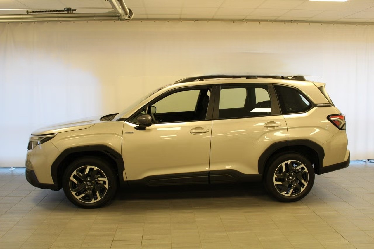 SUBARU Forester 2.0i e-Boxer Advantage Lineartronic-showroom-element-1