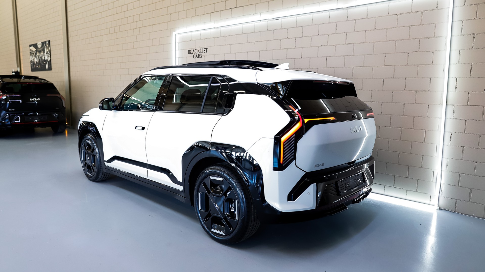 KIA EV3 81,4 kWh GT Line AWD 4x4-image-4