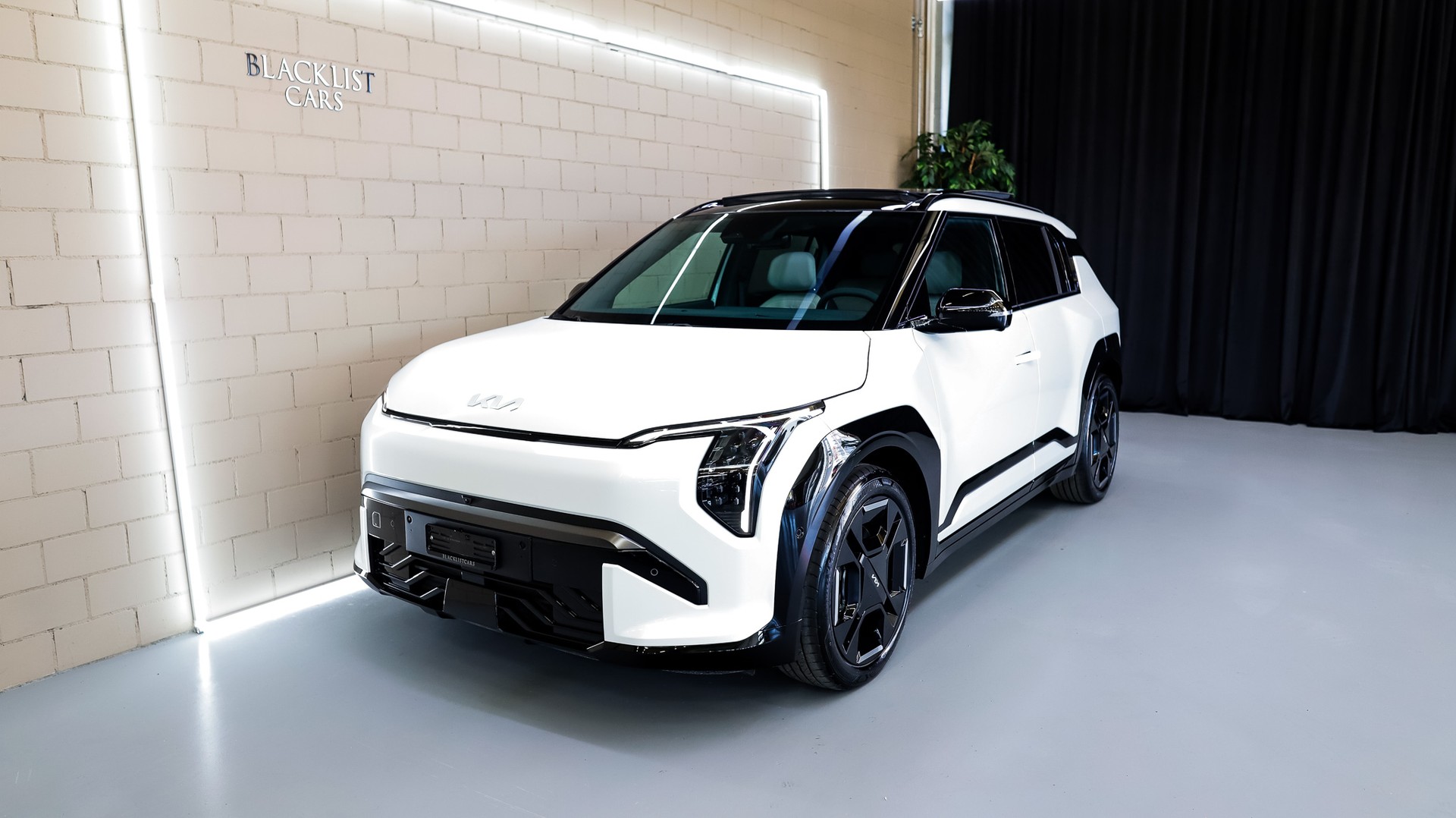 KIA EV3 81,4 kWh GT Line AWD 4x4-showroom-element-1