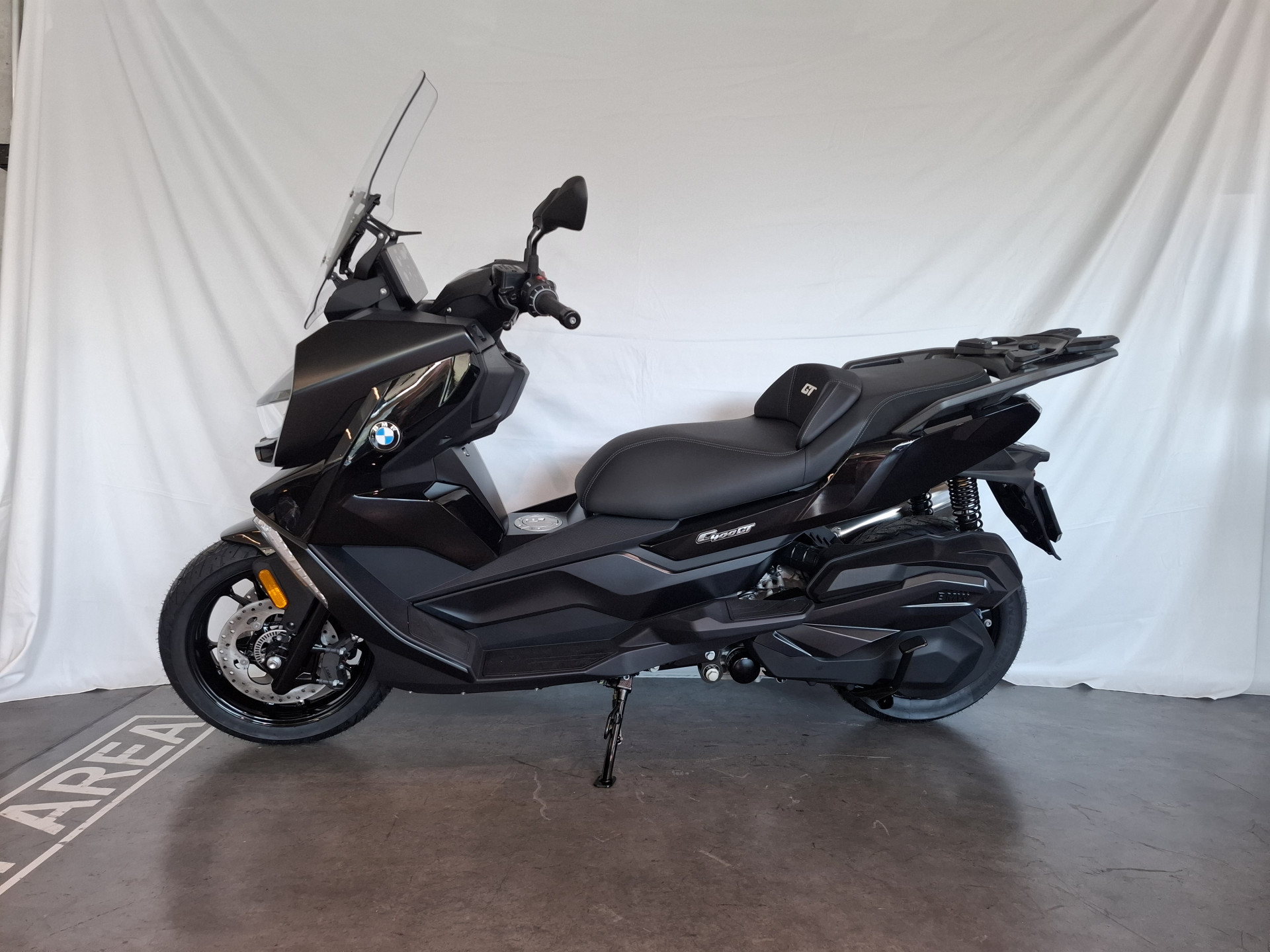 BMW C 400 GT Triple Black-showroom-element-1