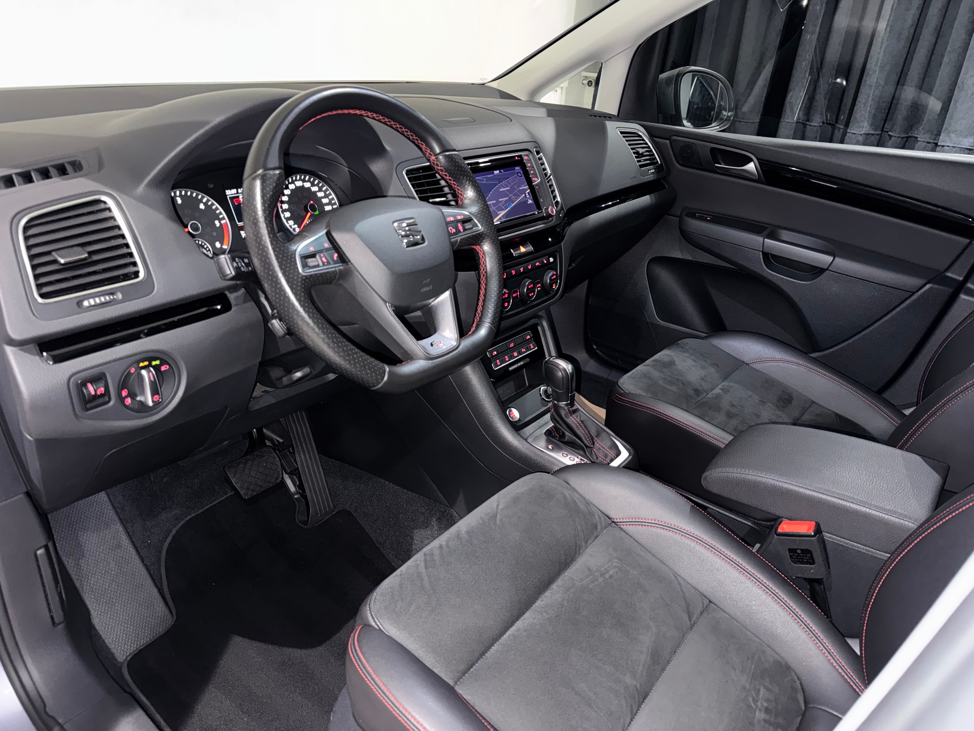 SEAT Alhambra 2.0 TDI FR Line DSG | 7 Plätzer | 1.Hand |-image-10