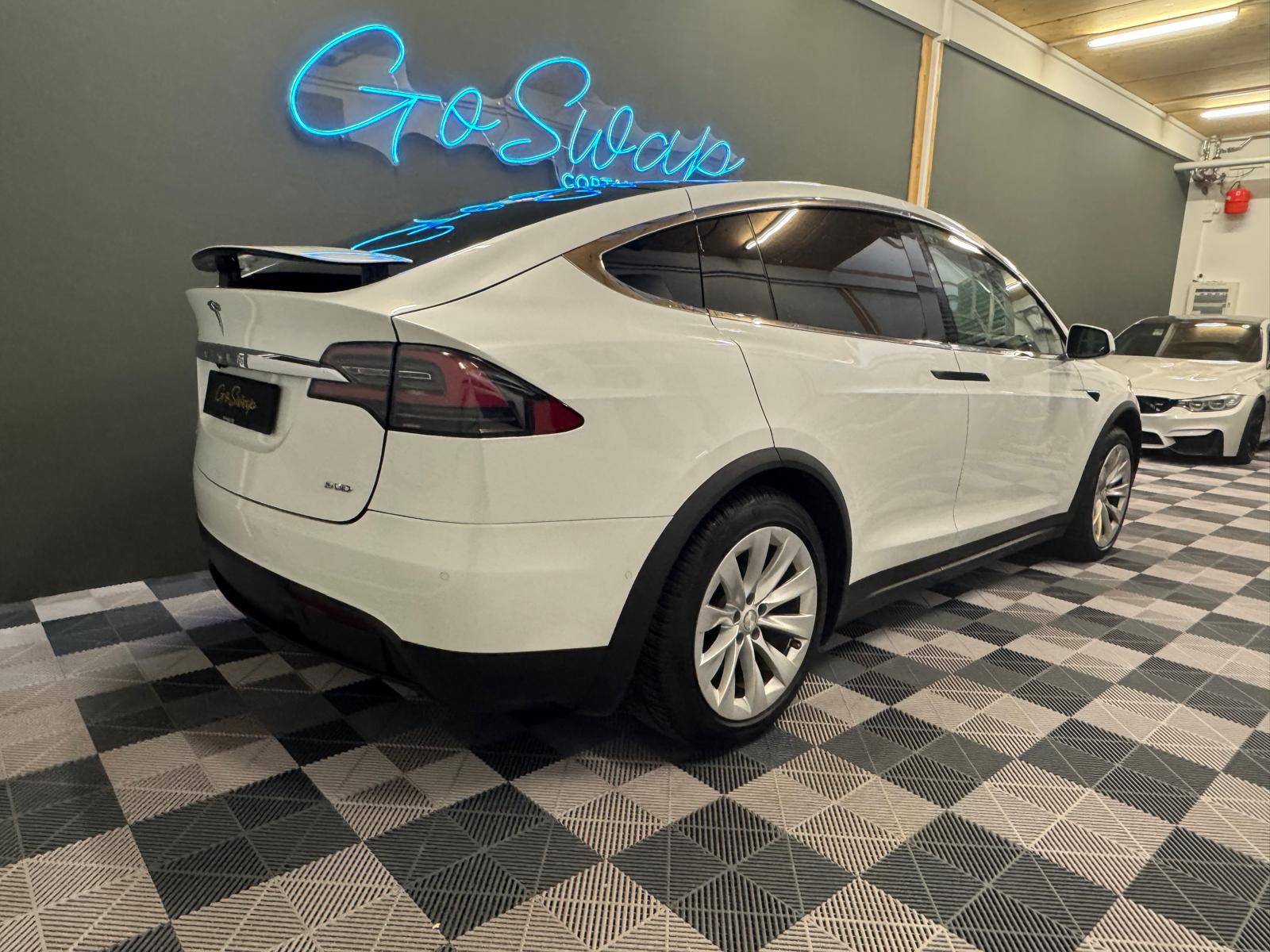 TESLA Model X 90 D-image-5
