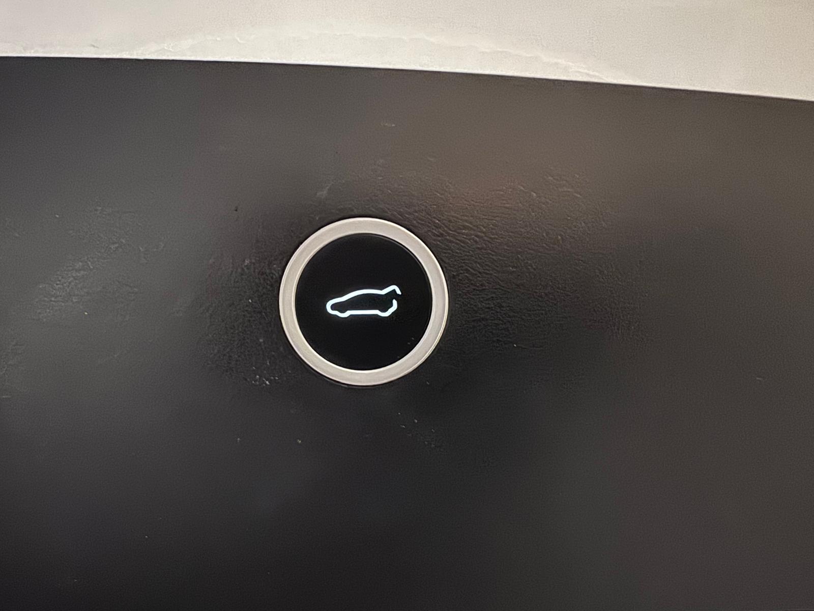 TESLA Model X 90 D-image-19