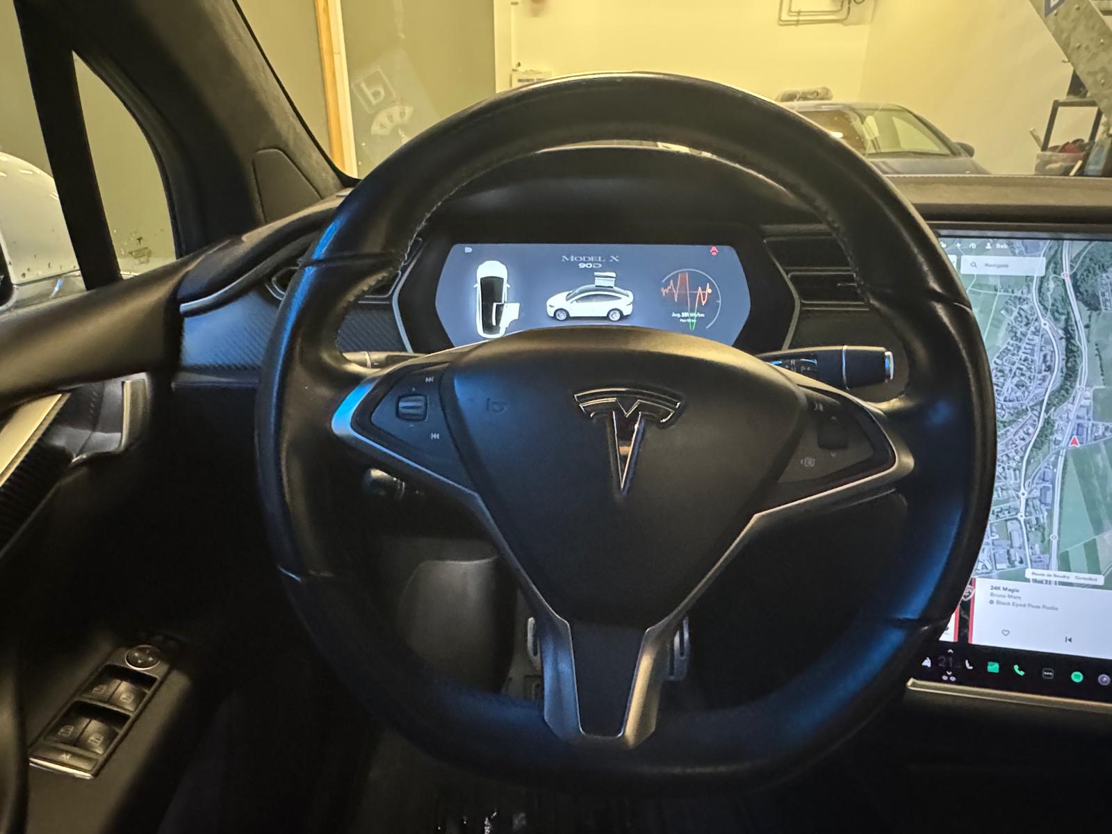 TESLA Model X 90 D-image-15