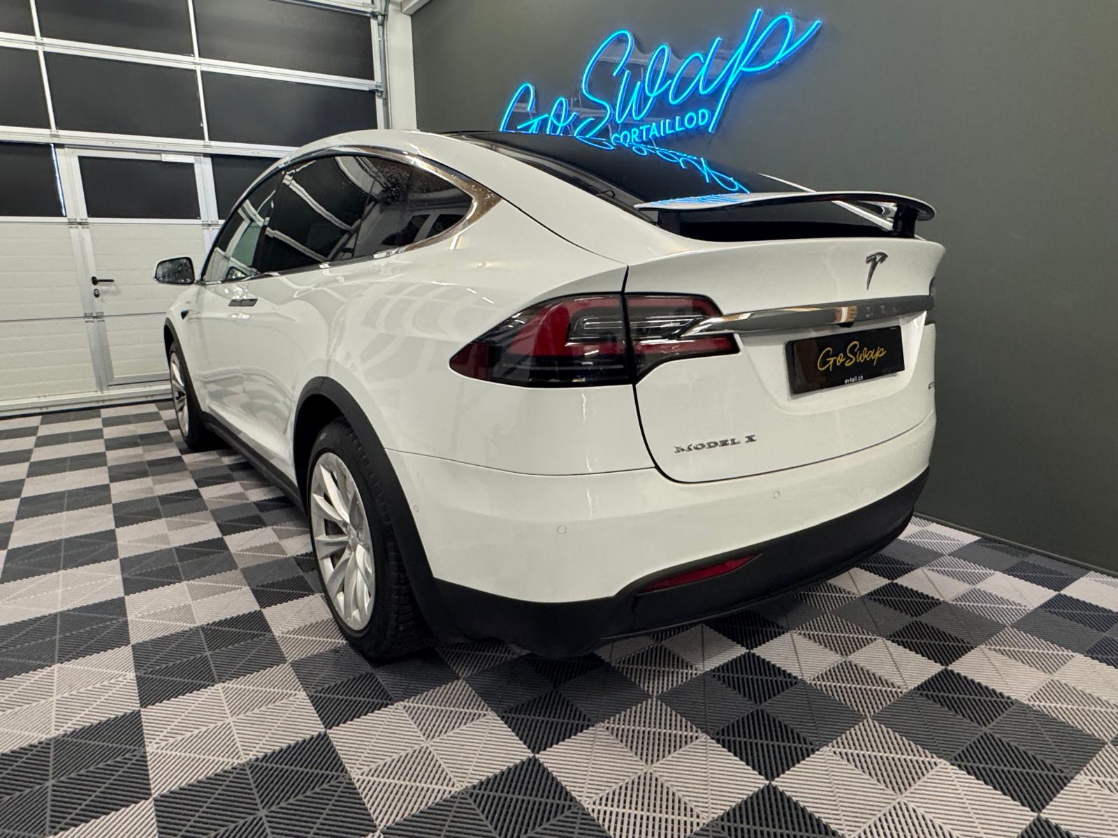 TESLA Model X 90 D-showroom-element-3